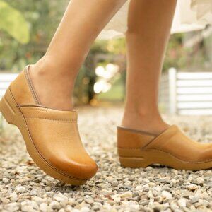 Dansko Professional Tan Leather Honey Color Distressed Nurse Clog Size 42